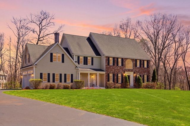 24 Alcorn Xing, Westford, MA 01886