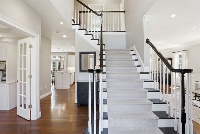 24 Alcorn Xing, Westford, MA 01886