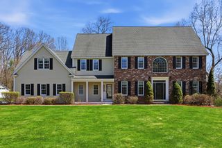 24 Alcorn Xing, Westford, MA 01886