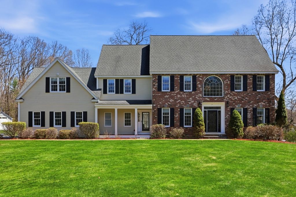 24 Alcorn Xing, Westford, MA 01886