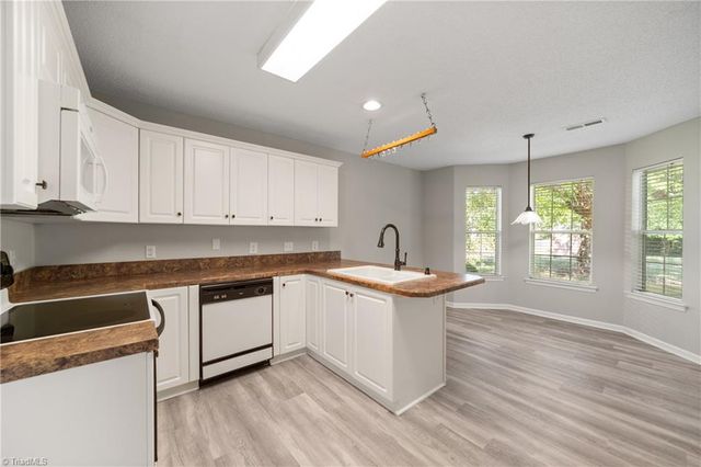 6121 Hickory Creek Road, Winston-salem, NC 27107