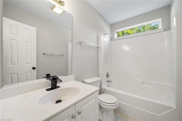 6121 Hickory Creek Road, Winston-salem, NC 27107