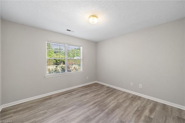 6121 Hickory Creek Road, Winston-salem, NC 27107