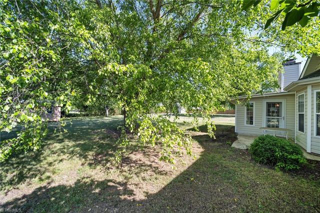6121 Hickory Creek Road, Winston-salem, NC 27107