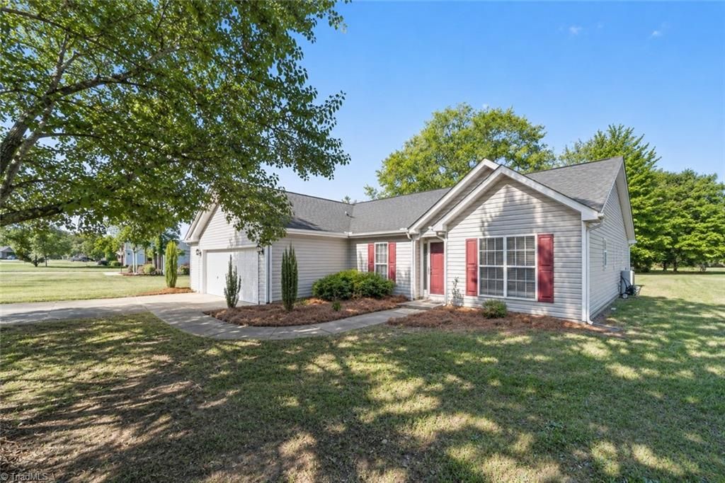 6121 Hickory Creek Road, Winston-salem, NC 27107