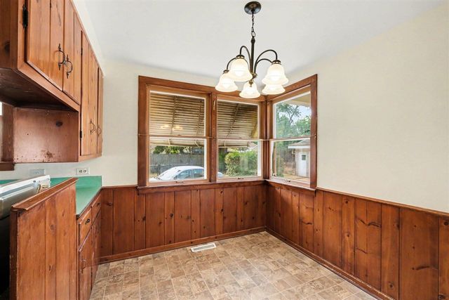 360 W 18th Street, Holland, MI 49423