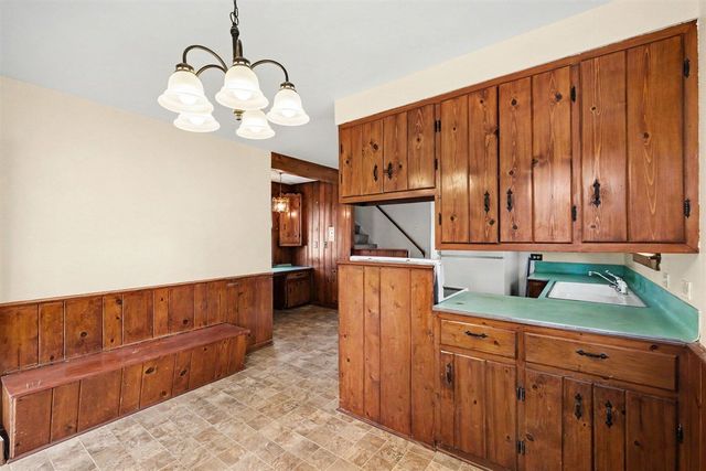 360 W 18th Street, Holland, MI 49423