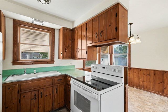 360 W 18th Street, Holland, MI 49423
