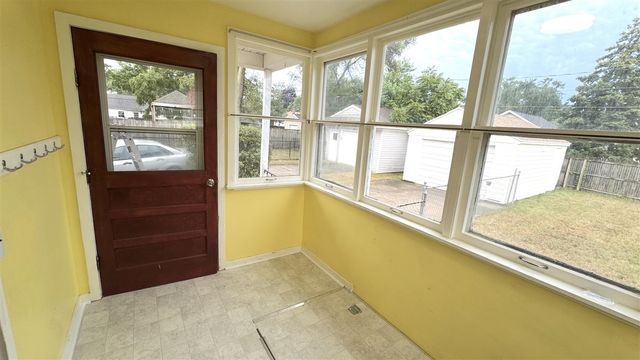 360 W 18th Street, Holland, MI 49423