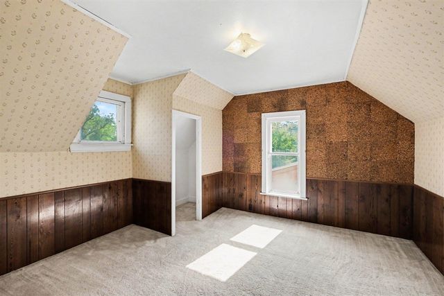 360 W 18th Street, Holland, MI 49423