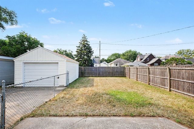 360 W 18th Street, Holland, MI 49423