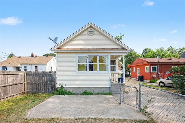 360 W 18th Street, Holland, MI 49423