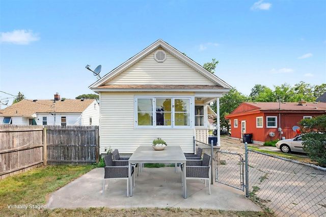 360 W 18th Street, Holland, MI 49423