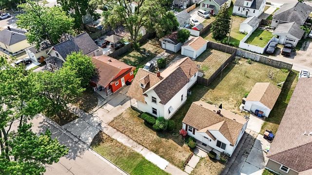 360 W 18th Street, Holland, MI 49423