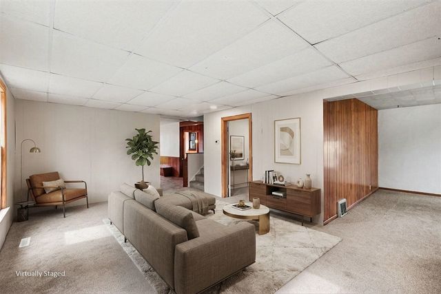 360 W 18th Street, Holland, MI 49423