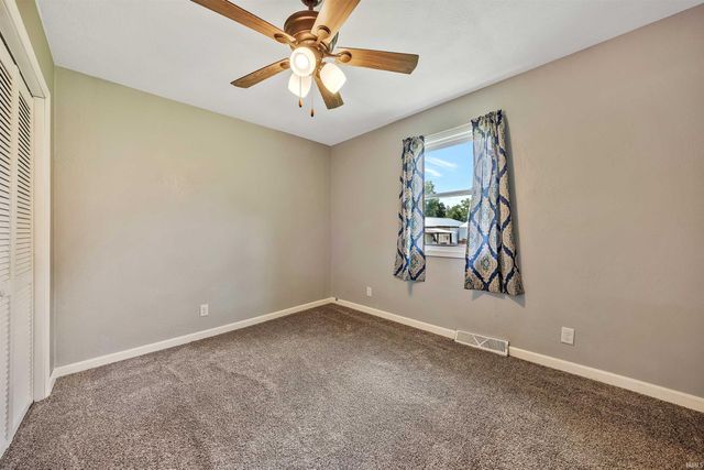 1701 Boulevard Place, Princeton, IN 47670