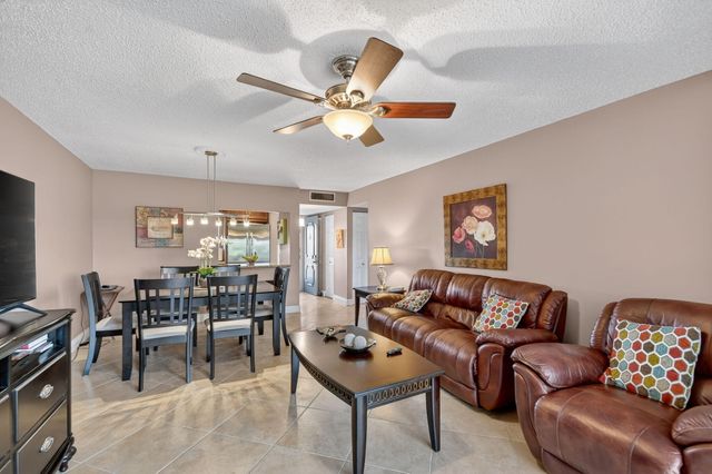 729 Lori Drive 302, Palm Springs, FL 33461