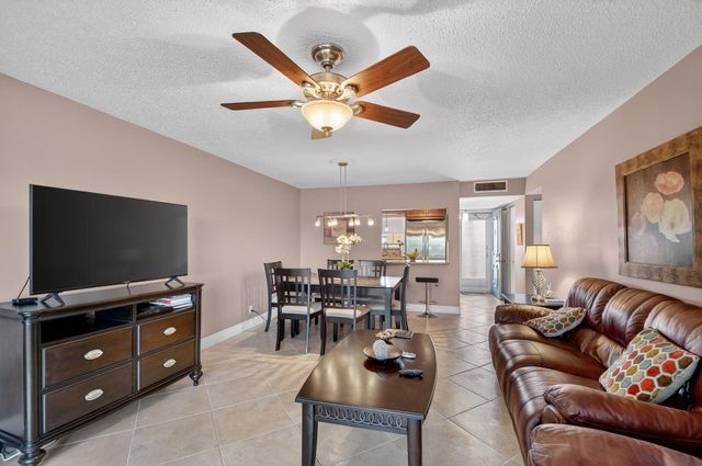 729 Lori Drive 302, Palm Springs, FL 33461