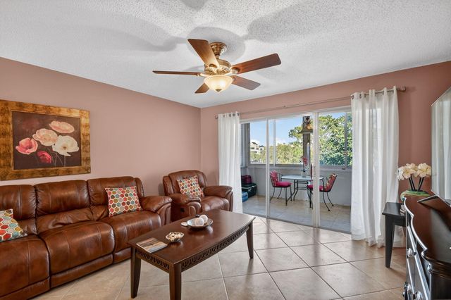 729 Lori Drive 302, Palm Springs, FL 33461