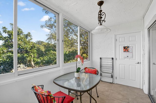 729 Lori Drive 302, Palm Springs, FL 33461