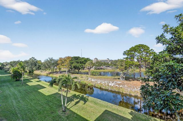 729 Lori Drive 302, Palm Springs, FL 33461