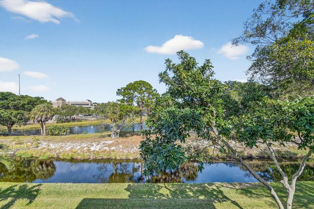 729 Lori Drive 302, Palm Springs, FL 33461