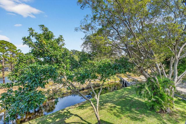 729 Lori Drive 302, Palm Springs, FL 33461