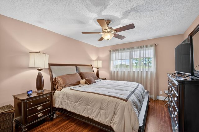 729 Lori Drive 302, Palm Springs, FL 33461