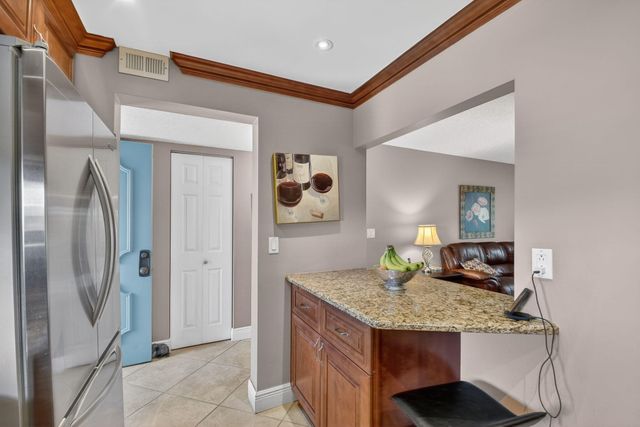 729 Lori Drive 302, Palm Springs, FL 33461