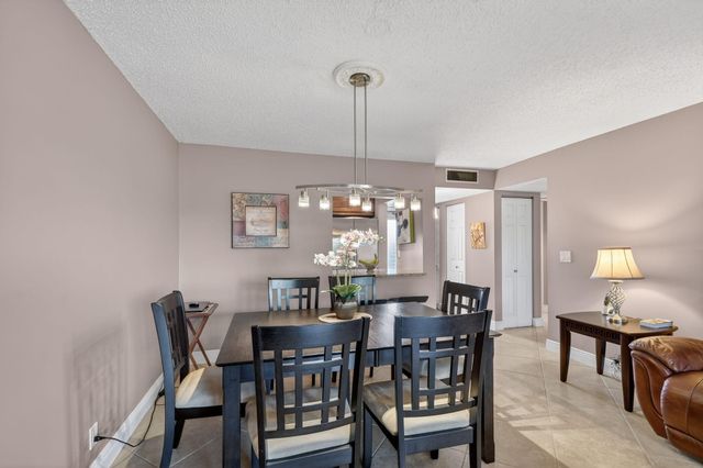 729 Lori Drive 302, Palm Springs, FL 33461