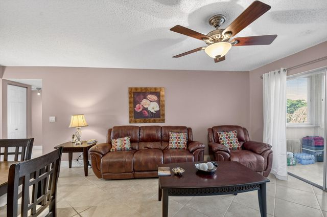 729 Lori Drive 302, Palm Springs, FL 33461