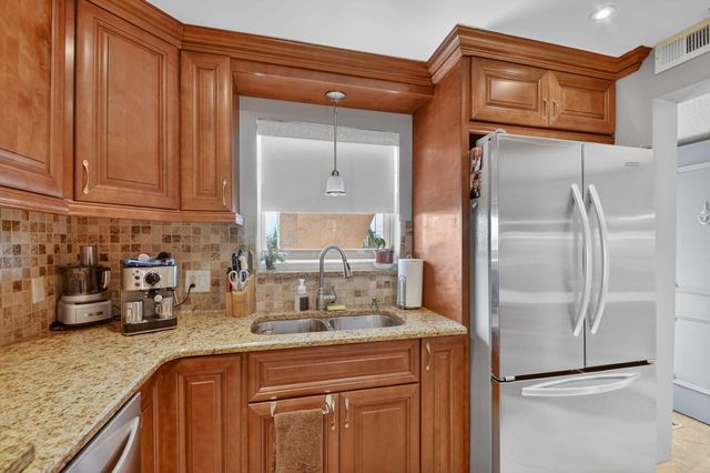 729 Lori Drive 302, Palm Springs, FL 33461