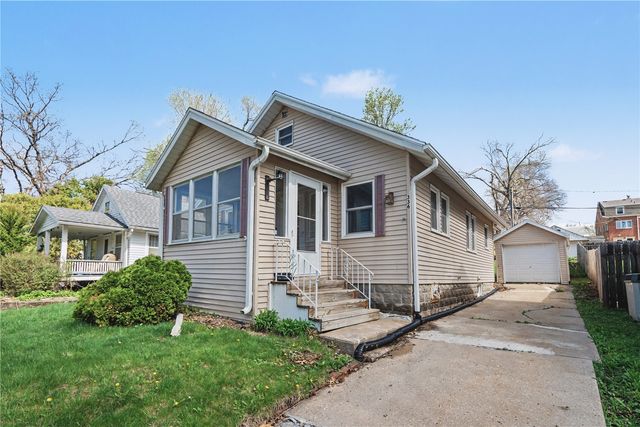 336 21st Street NE, Cedar Rapids, IA 52402