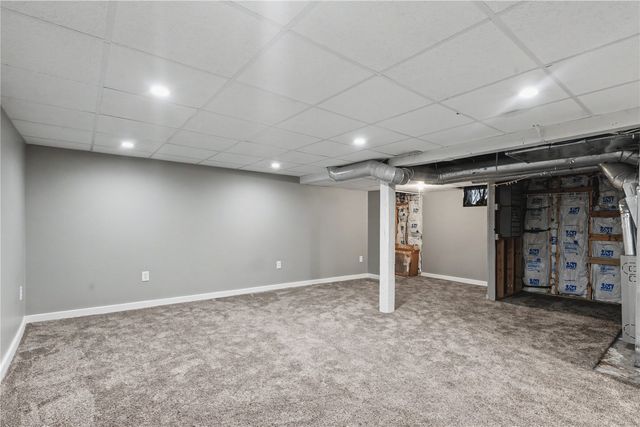 336 21st Street NE, Cedar Rapids, IA 52402