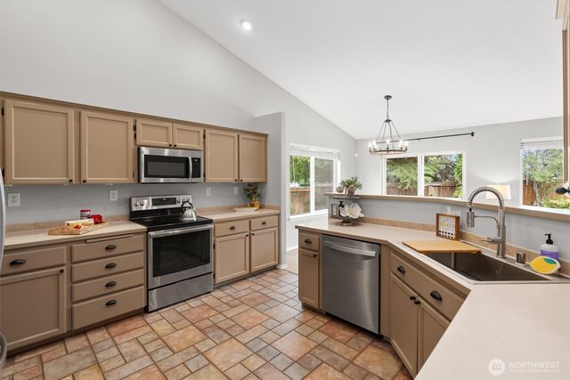 6715 176th Street Ct E, Puyallup, WA 98375