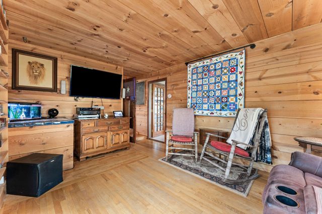 2352 Joe Bald Road, Kimberling City, MO 65686
