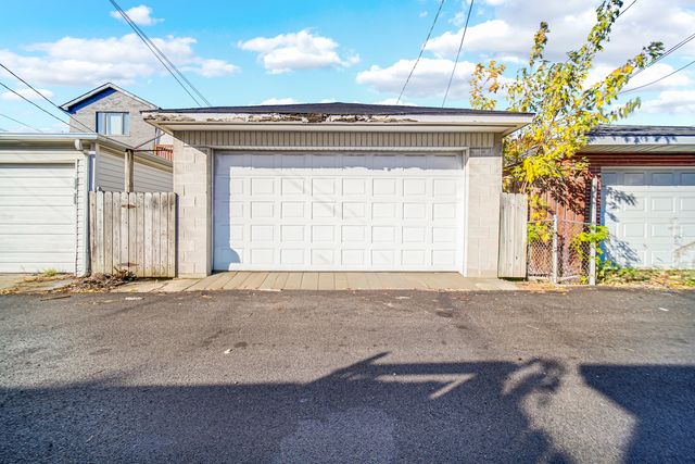 3329 S Racine Avenue, Chicago, IL 60608