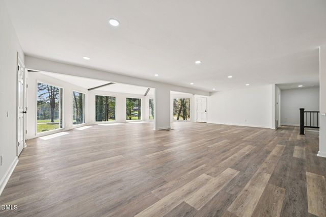 731 Lakeview Drive, Henderson, NC 27536