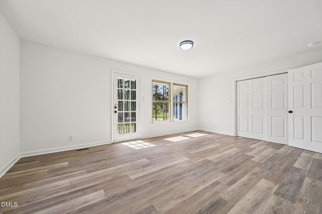 731 Lakeview Drive, Henderson, NC 27536