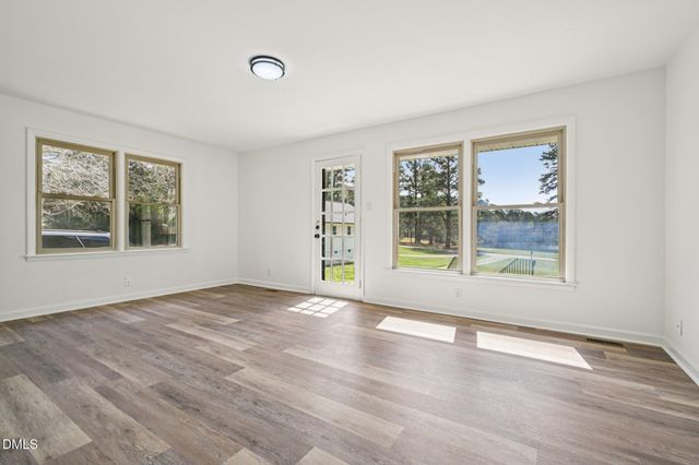 731 Lakeview Drive, Henderson, NC 27536