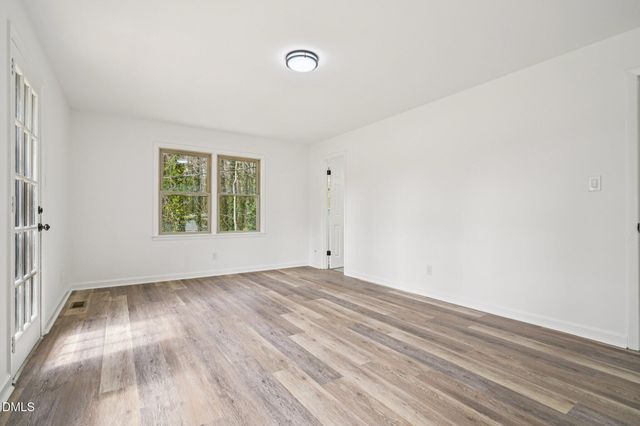 731 Lakeview Drive, Henderson, NC 27536