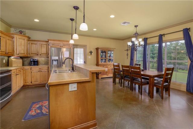 125 MAID MARION Drive, Dry Prong, LA 71423