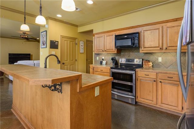 125 MAID MARION Drive, Dry Prong, LA 71423