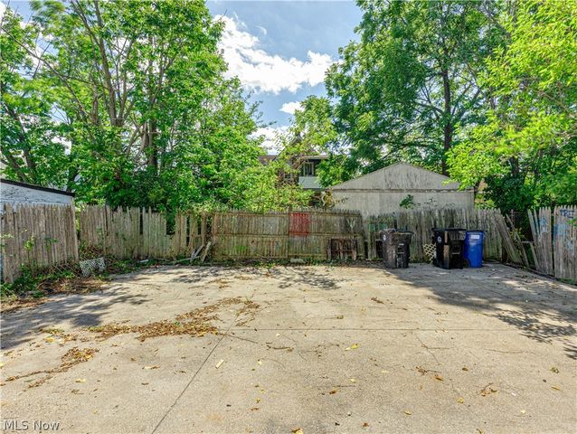 10316 Way Avenue, Cleveland, OH 44105