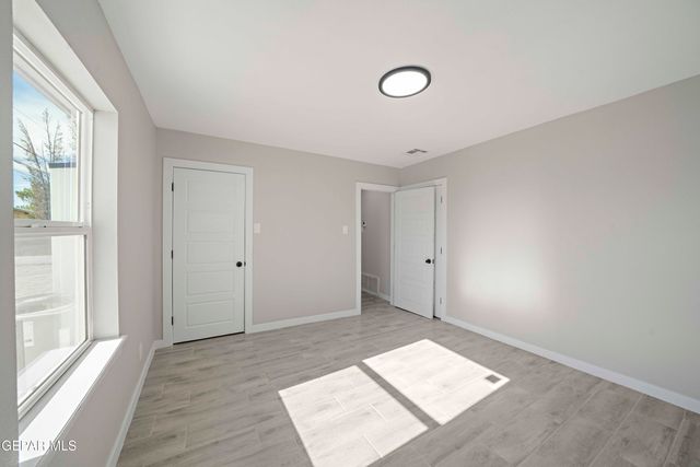 10752 Mellward Road, Socorro, TX 79927