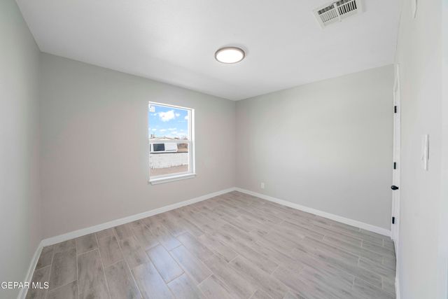 10752 Mellward Road, Socorro, TX 79927