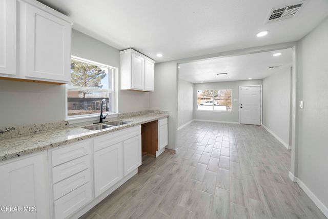 10752 Mellward Road, Socorro, TX 79927