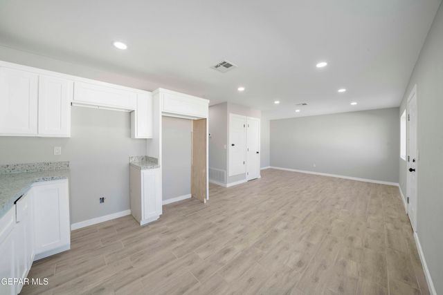 10752 Mellward Road, Socorro, TX 79927