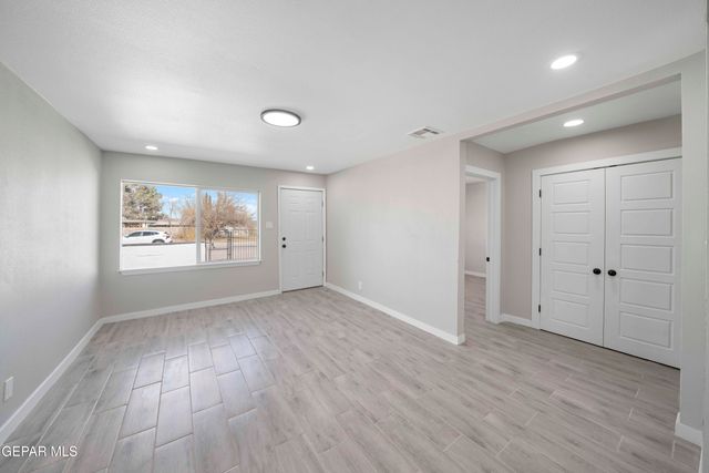 10752 Mellward Road, Socorro, TX 79927