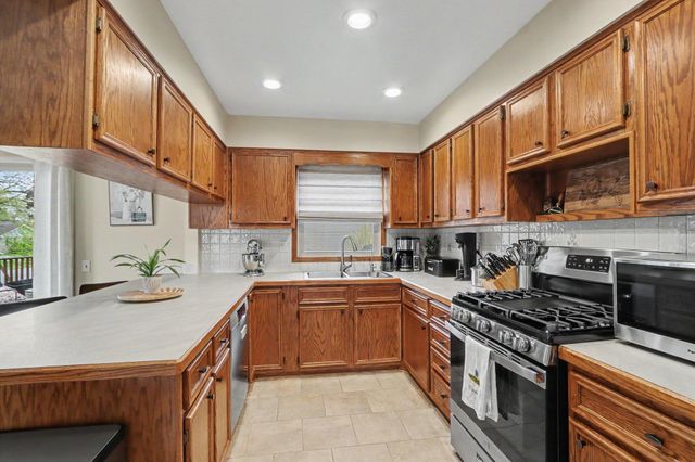 803 Woodheath Avenue, Portage City, MI 49024